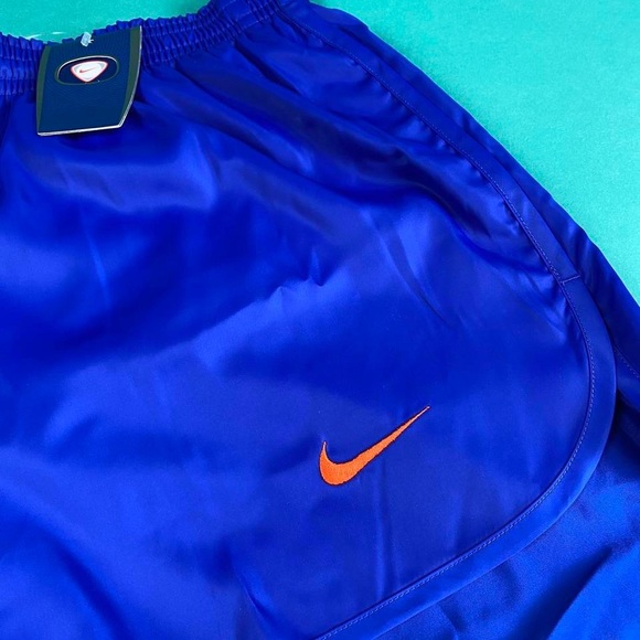 Vintage 90s DSNWT deadstock nike team blue shorts. - Picture 3 of 4